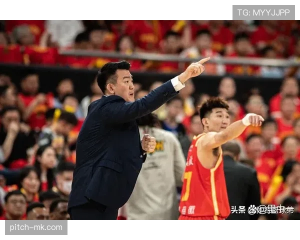 北京国安战歌响彻球场，球迷激情助阵彰显冠军竞争力