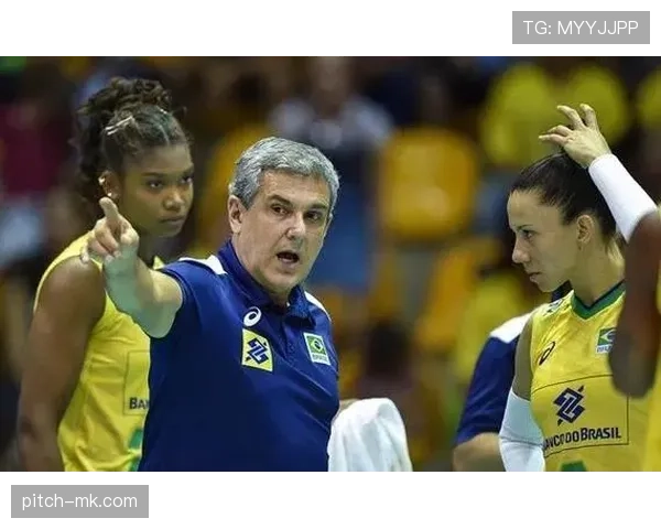 吉马良斯全新阵容亮相，球迷期待新赛季稳健表现与明确目标