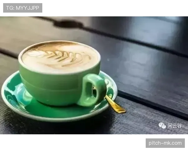 卢玉菲这生活节奏也太反差了吧，赛场上疯跑下赛后一杯奶茶坐到底都不像一个人