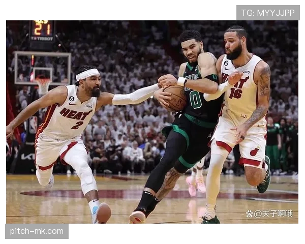 德怀恩·韦德关键挡拆提升突破效率 拉开季后赛进攻空间